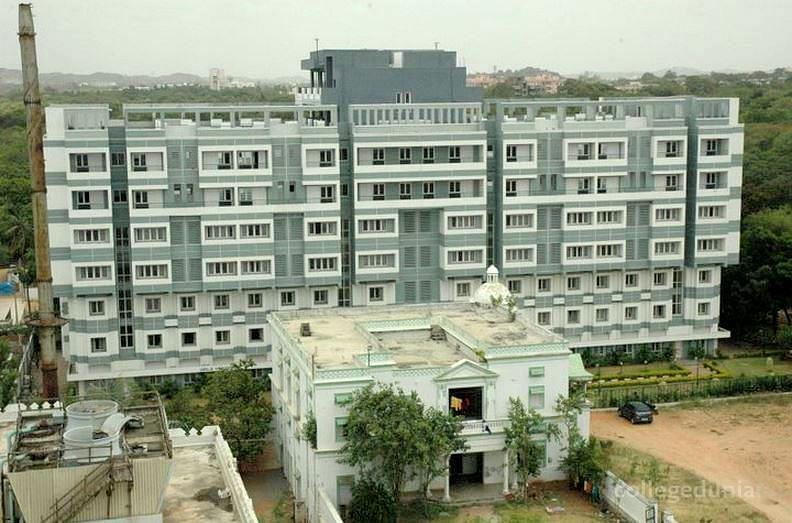 Deccan College of Medical Sciences